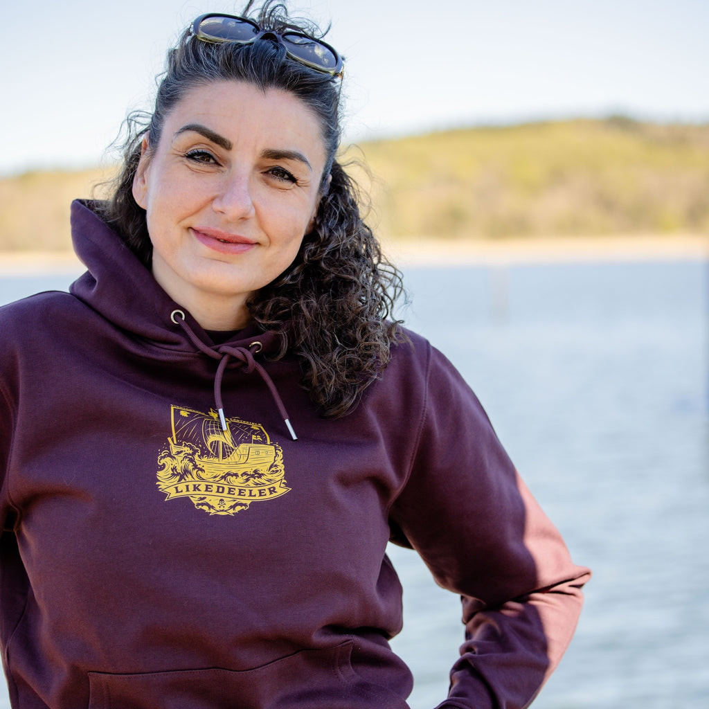 Störtebeker Unisex Hoodie „Plakat 2026" in rotbraun