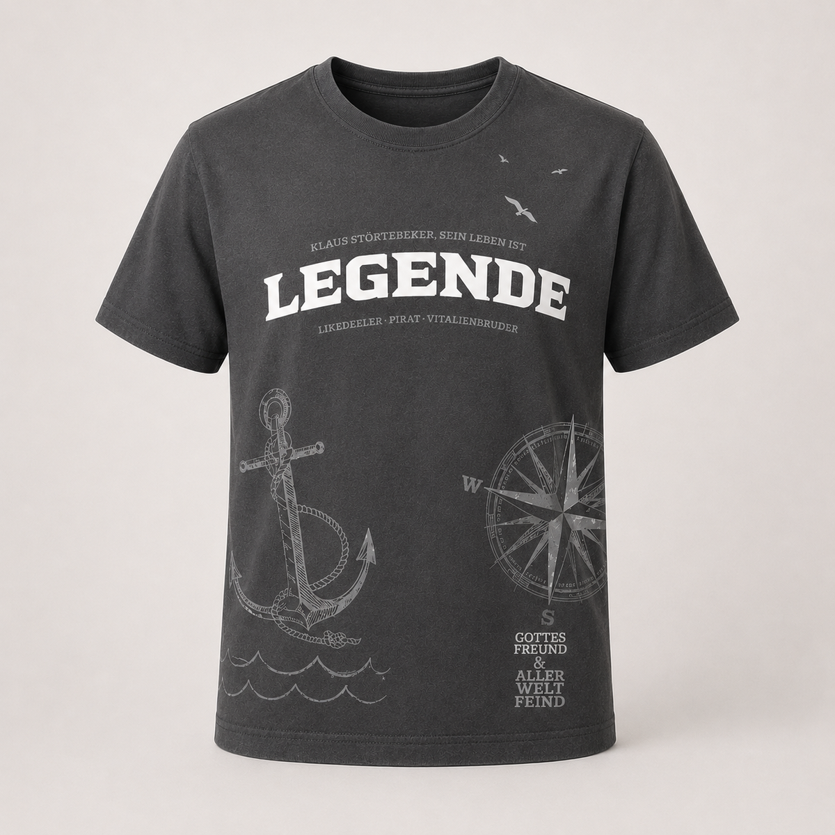 Störtebeker T-SHIRT „Legende“ – All-Overprint in Graphitgrau
