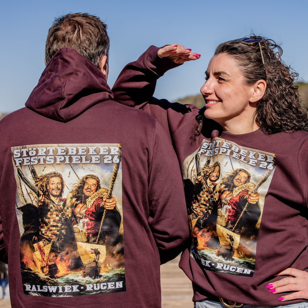 Störtebeker Unisex Hoodie „Plakat 2026" in rotbraun