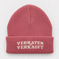 Mütze „Verraten & Verkauft“ – Hibiscus Rose (Unisex)