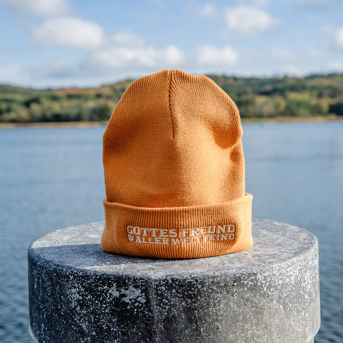 Störtebeker Unisex Mütze „Gottes Freund & aller Welt Feind“ in Day Fall
