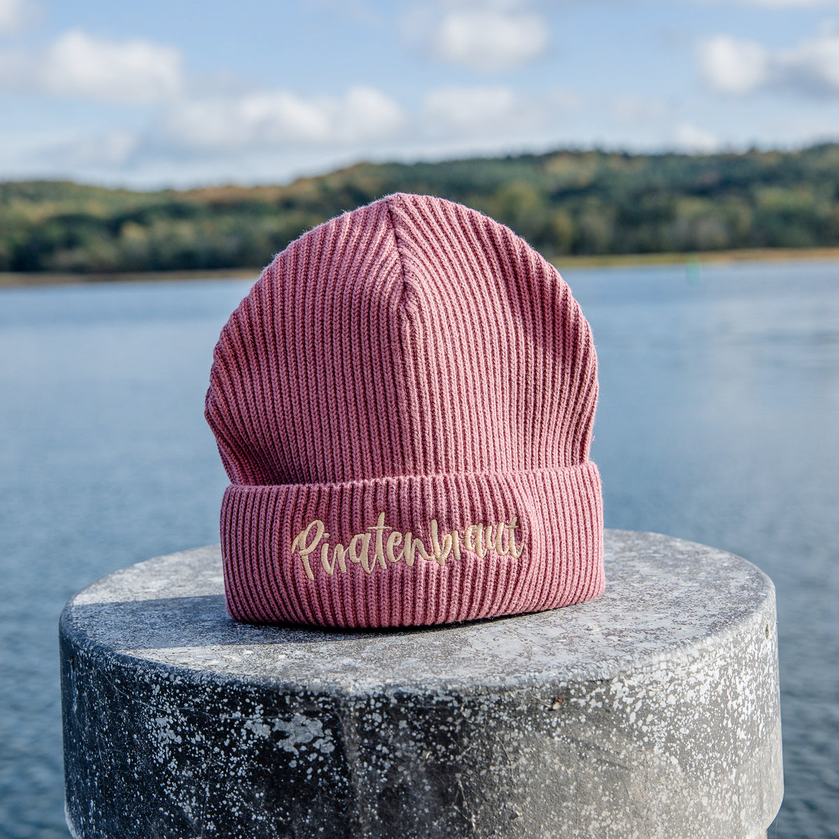 Störtebeker Unisex Mütze „Piratenbraut“ in Hibiscus Rose