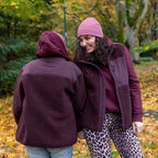 »Gottes Freund 2.0« – Störtebeker SHERPA-Weste mit kuschligen Polarfleece innen & beidseitig bestickt Unisex – Rotbraun