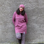»We Love Pirates« – Störtebeker Hoodie-Kleid (Unisex) mit Stick – Rosa