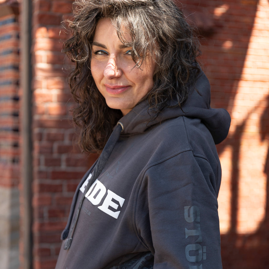 Störtebeker Hoodie „Legende“ – All-Overprint in Graphitgrau