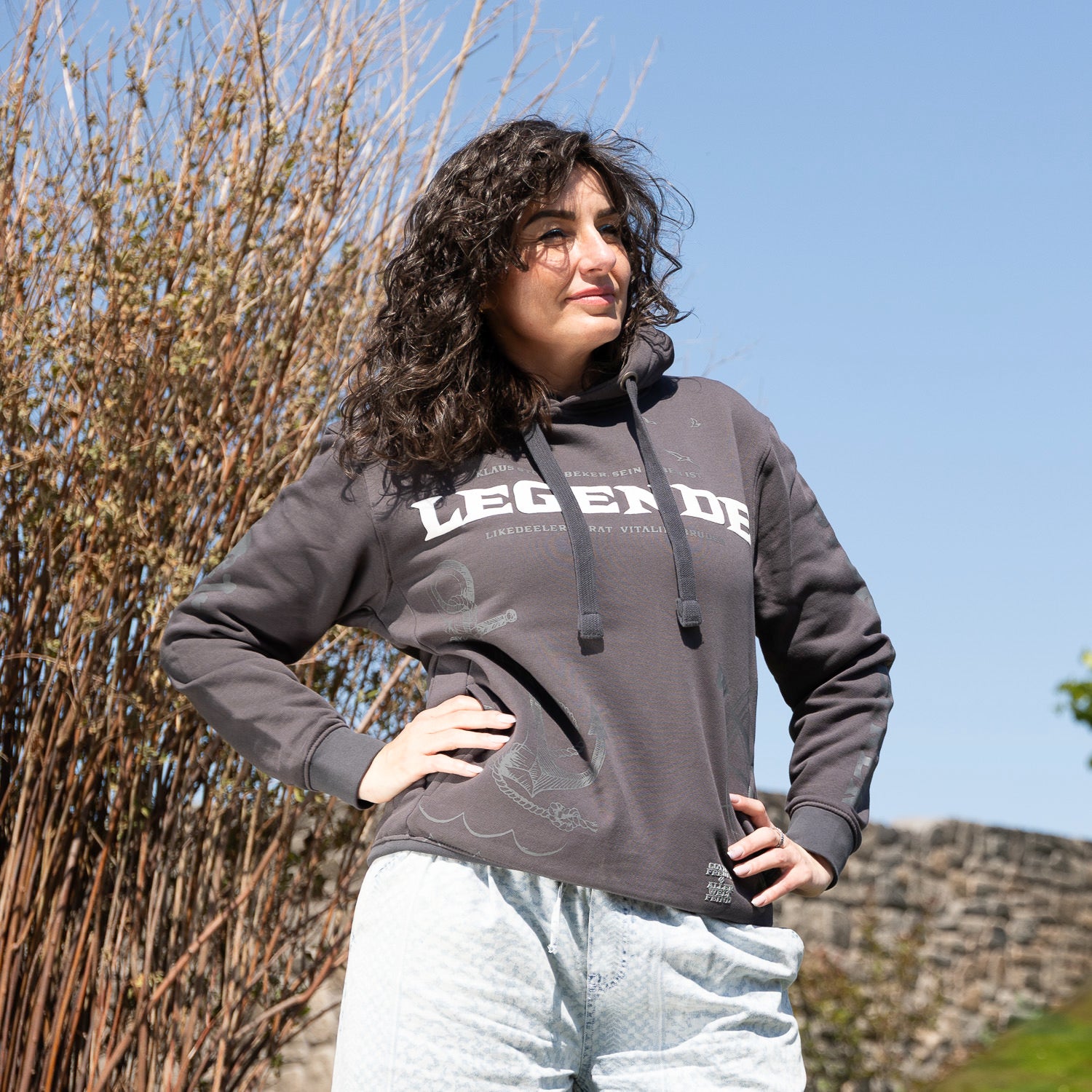 Störtebeker Hoodie „Legende“ – All-Overprint in Graphitgrau