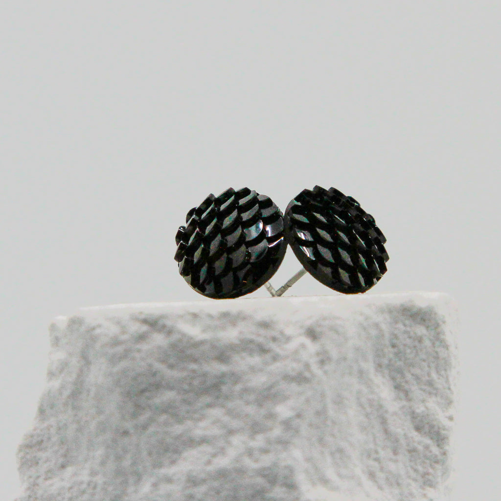 Ohrstecker Fischschuppen schwarz