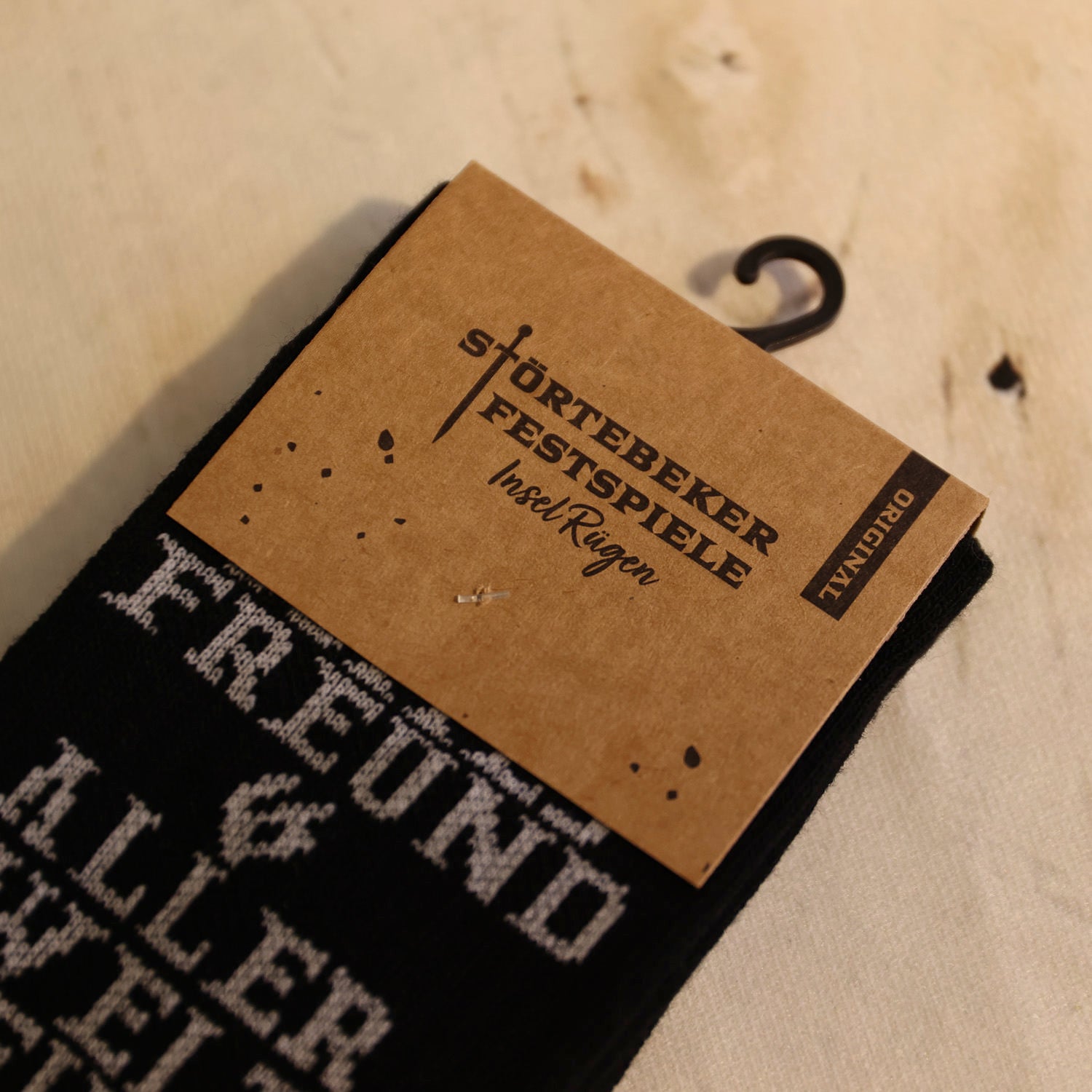 Gottes Freund Socken „Piraten Puttees“ – Original von den Störtebeker Festspielen