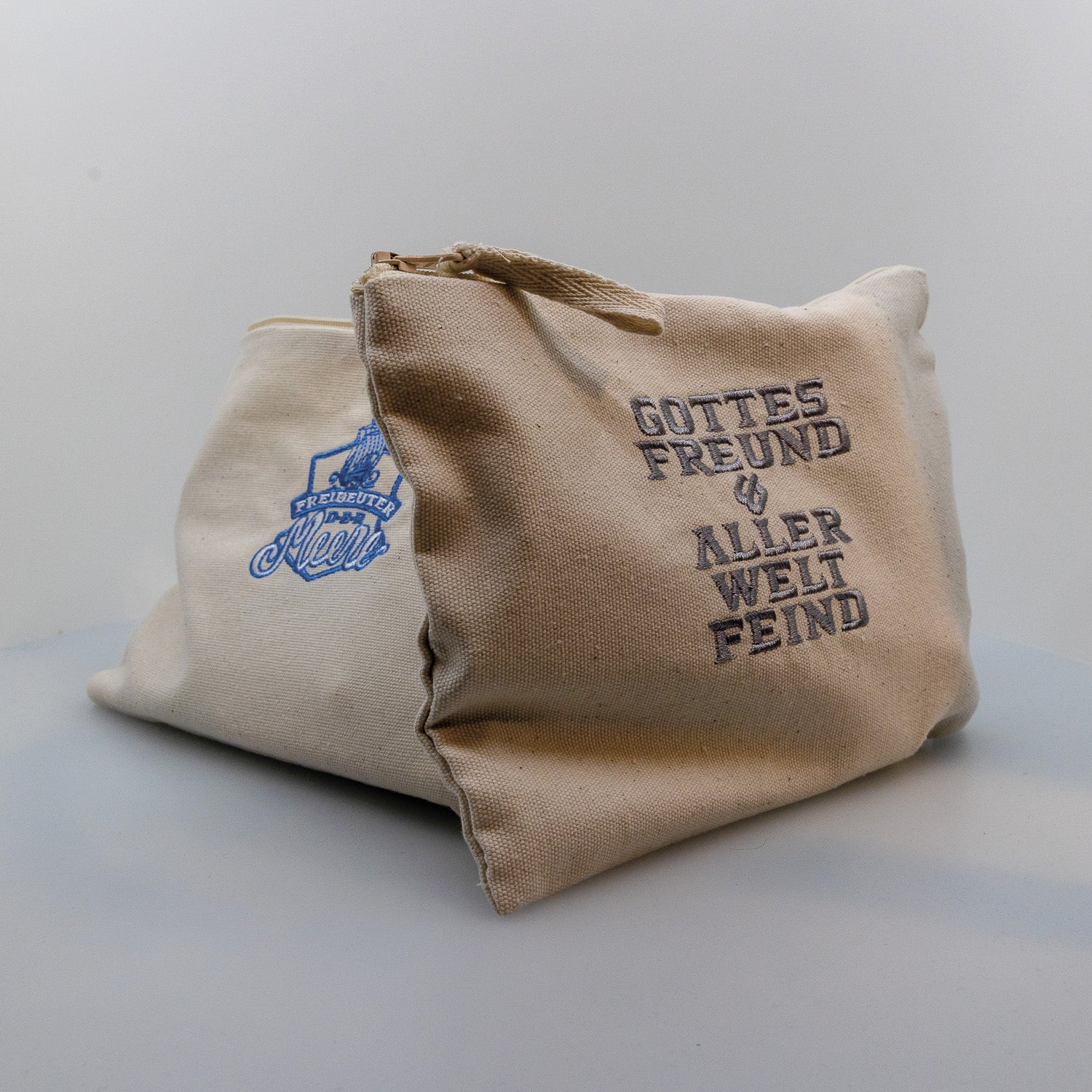Störtebeker „Freibeuter der Meere“ – Pencil-Case, gestickt in Ralswiek