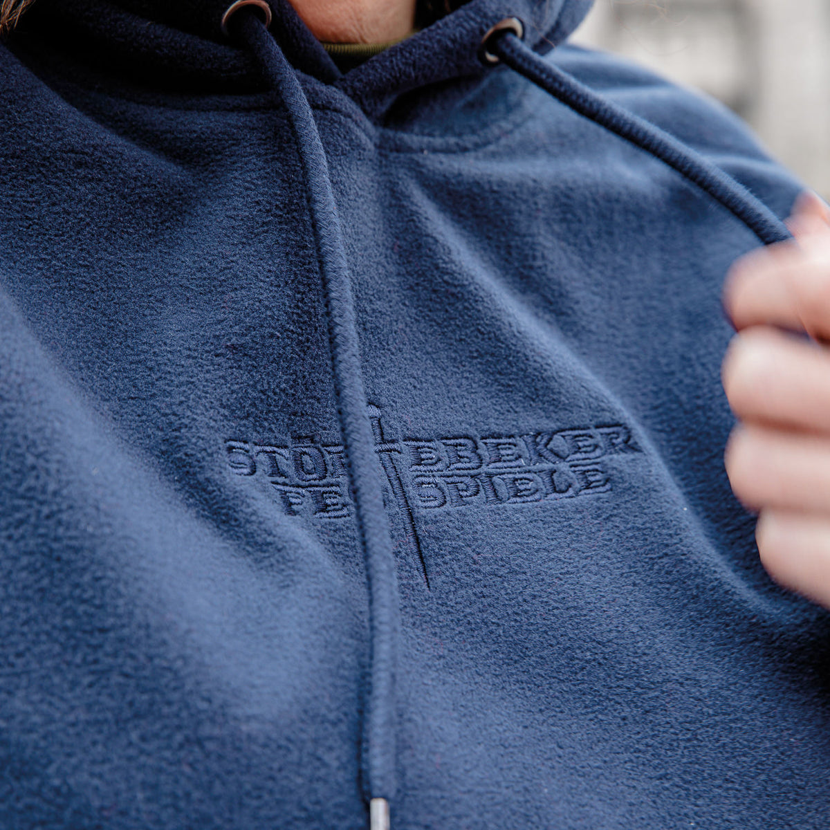 Störtebeker Fleecehoodie  „Störtebeker Festspiele“ Stick navy
