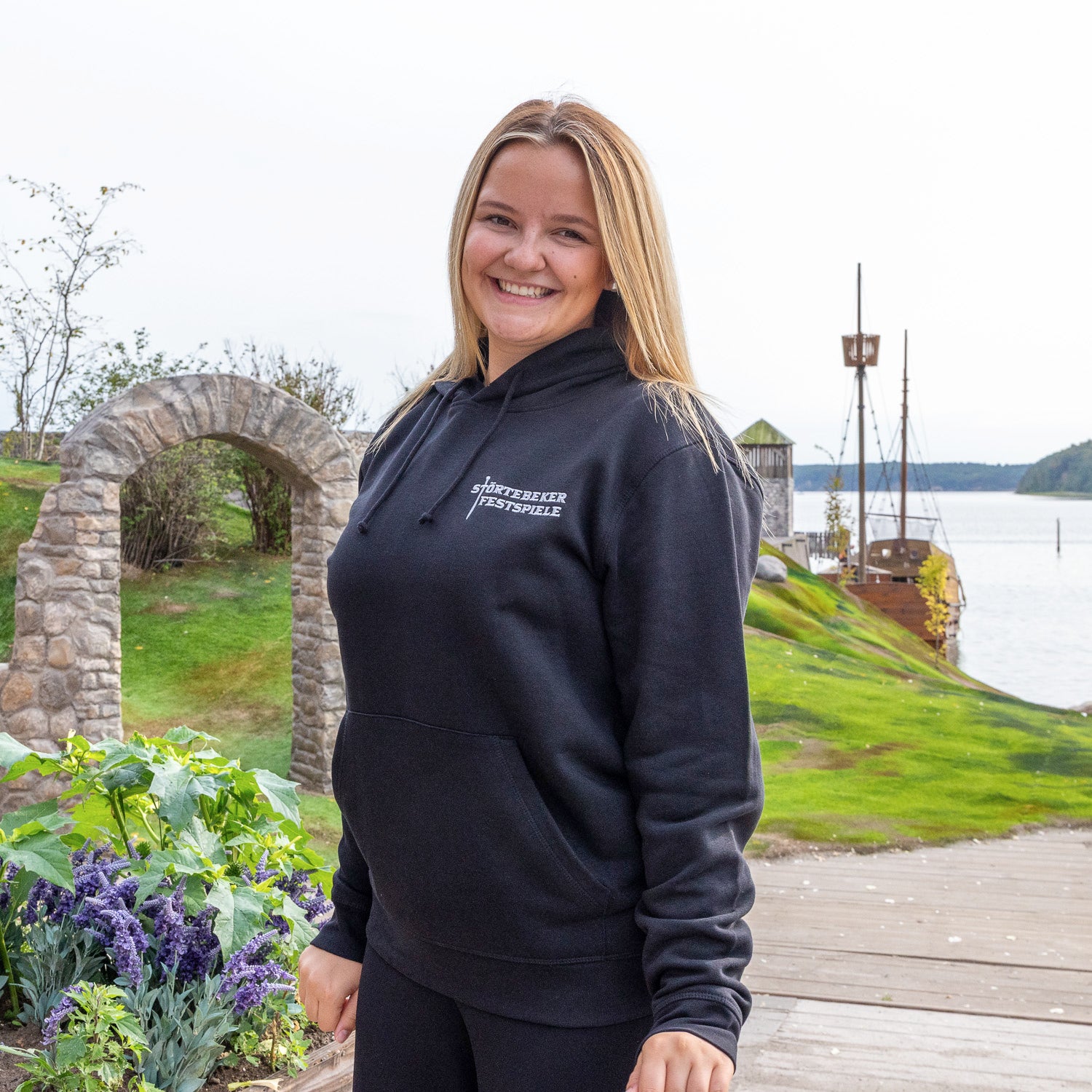 „Adler“- Störtebeker Hoodie Unisex - bestickt