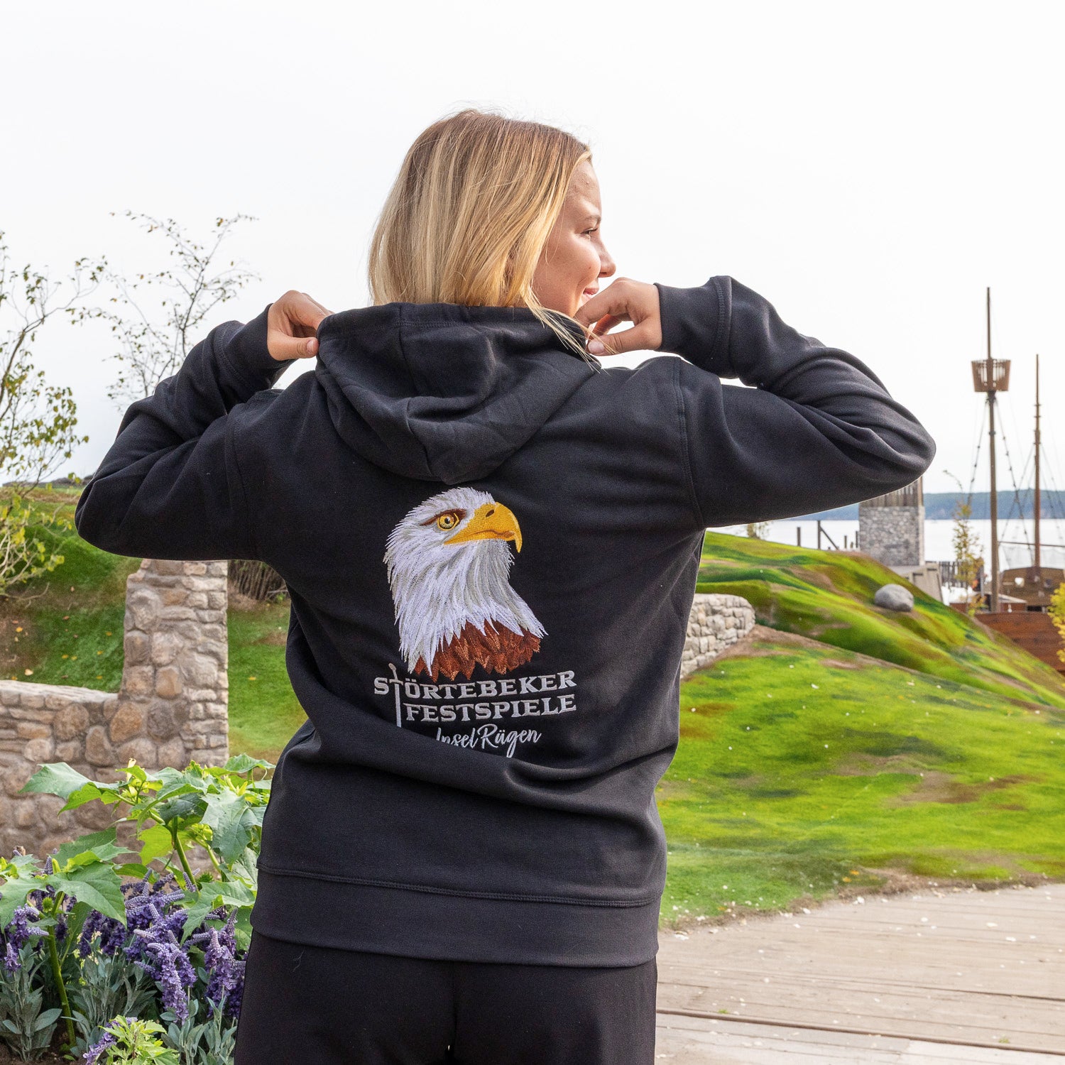„Adler“- Störtebeker Hoodie Unisex - bestickt