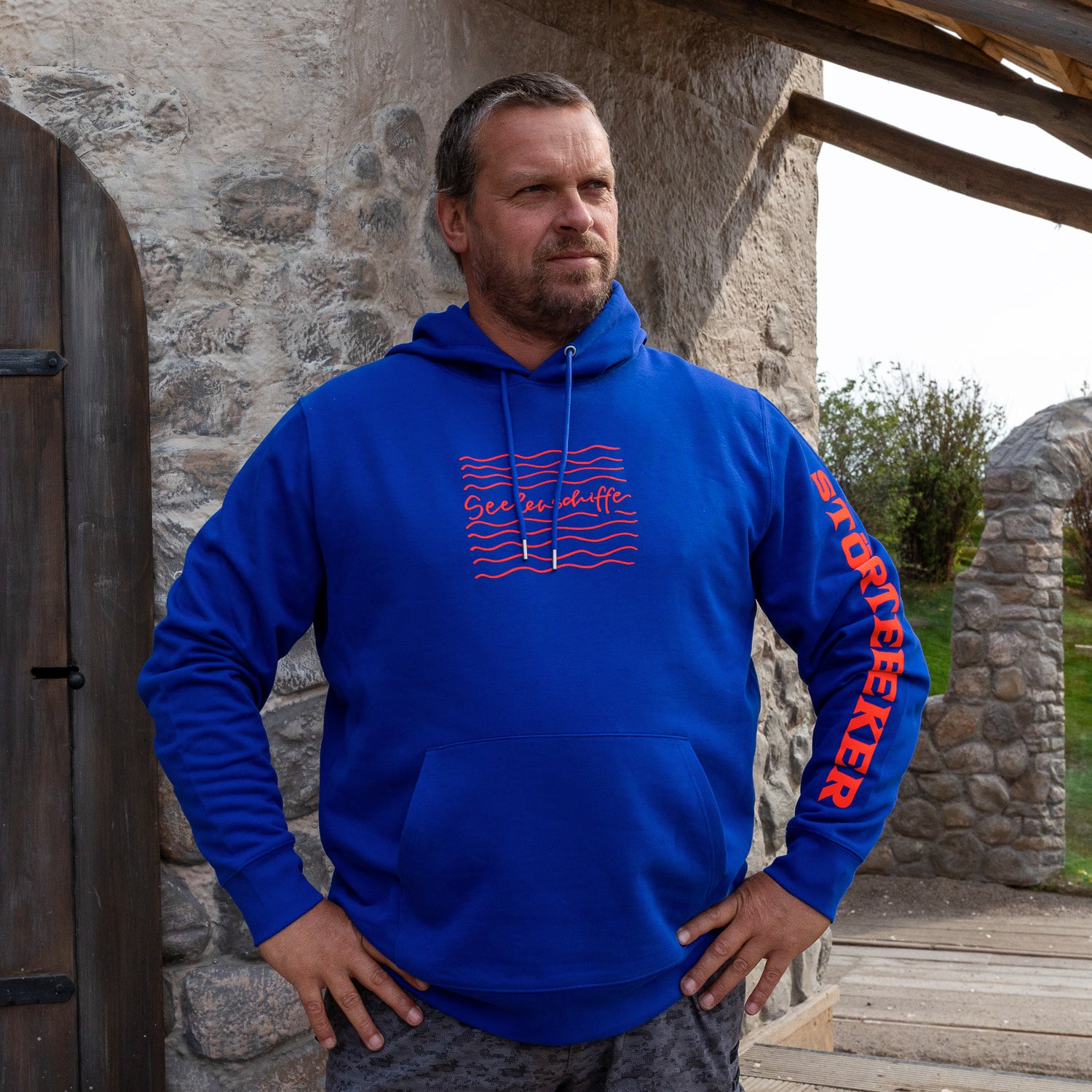 Störtebeker Hoodie „Seelenschiffe“ Freibeuter der Meere | neonorange