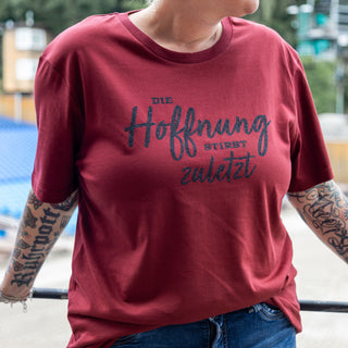 Die Hoffnung stirbt zuletzt – Störtebeker Shirt Glitzer – Damen