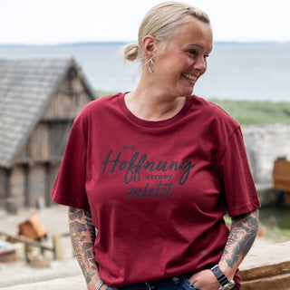 Die Hoffnung stirbt zuletzt – Störtebeker Shirt Glitzer – Damen