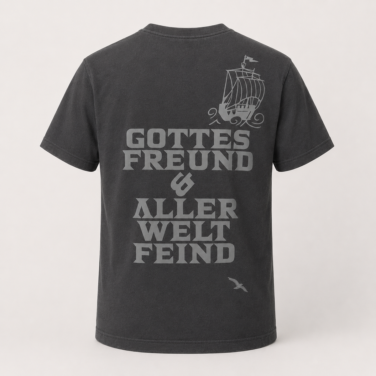 Störtebeker T-SHIRT „Legende“ – All-Overprint in Graphitgrau
